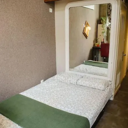 Quartier Belleville 20m2 Avec Mezzanine * Parijs