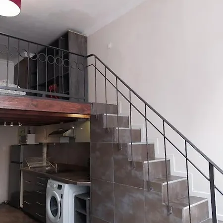 Appartement Quartier Belleville 20m2 Avec Mezzanine *